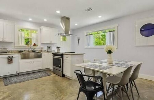Waveland House | The Bird House - Pet Friendly Vacation Rental Home