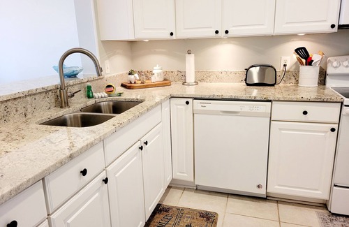 Crescent Beach Condo | The Bird's nest Townhouse is at Summerhouse 203