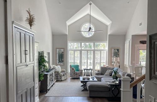 St. James Apartment | The Birds Nest