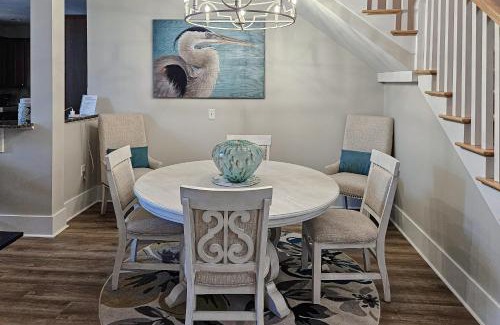 St. James Apartment | The Birds Nest