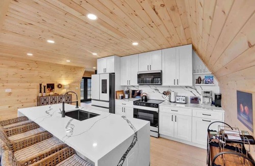 Blakeslee Cabin | The Black Lotus A-Frame | HotTub | Sauna | Firepit