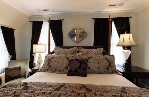 Historic Montford Bed & Breakfast | The Black Walnut B & B Inn