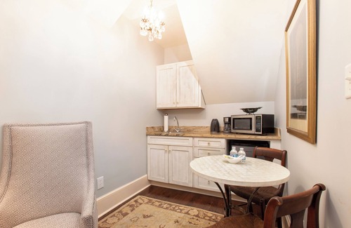 Historic Montford Bed & Breakfast | The Black Walnut B & B Inn