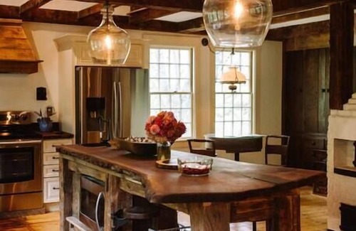 Plympton House | The Black Walnut House