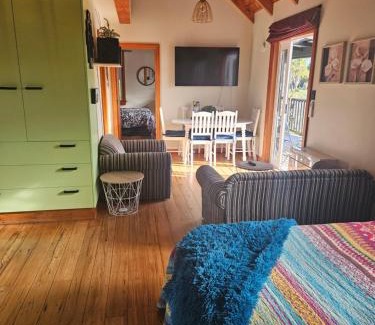 Hokitika Apartment | The Blackhouse Cottage