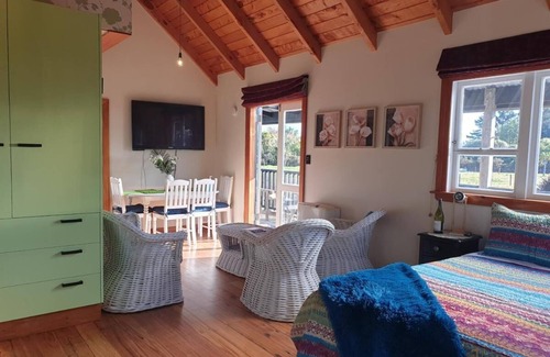 Hokitika Cottage | The Blackhouse Cottage