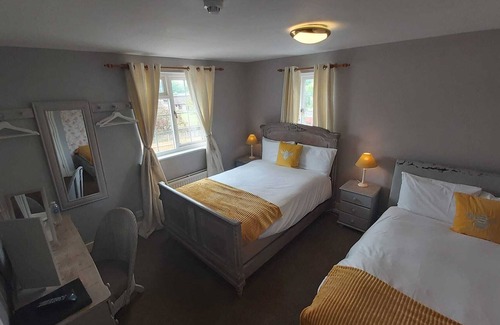 Halland Hotel | The Blacksmiths Arms