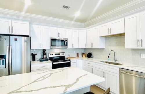 Oxford Condo | The Blake, 3BR Townhome by Velvet Ditch Villas