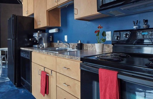 West Main Historic District Apartment | The Bleu (w/Amazing View)