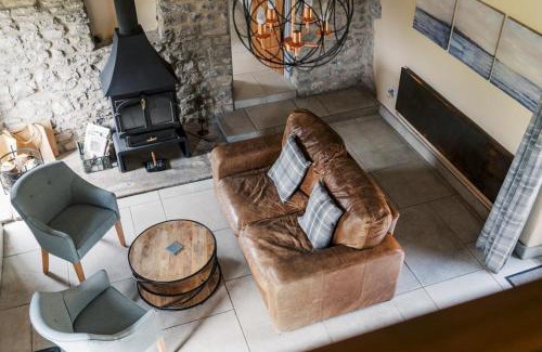 Litton Hotel | The Blind Bull