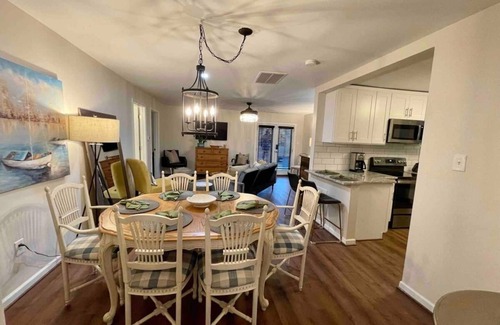 Acworth House | The Blue Bungalow- sleeps 7