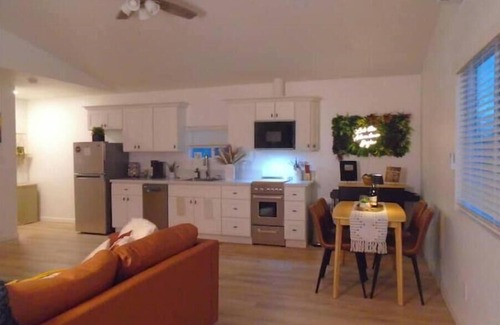 Oleander - Sunset House | The Blue Bungalow