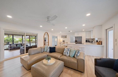South Gate Ridge House | The Blue Conch – Read About the 4th Bedroom - Surf Shack - 3D Tour Available