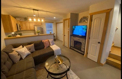 Winston - Salem Cabin | The Blue Door Cabin