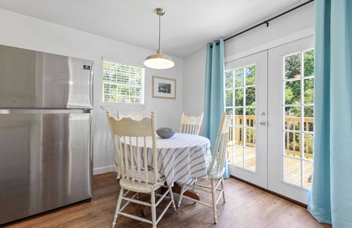 Gulfport Cottage | The Blue Goose -Relaxing retreat close to beaches, casinos, attractions & bases