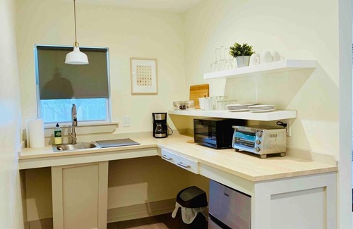 East Memphis Apartment | The Blue Heron-elegant urban studio in city center