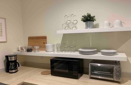 East Memphis Apartment | The Blue Heron-elegant urban studio in city center