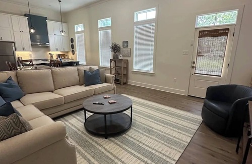Baton Rouge House | The Blue Heron Haven—your perfect getaway just minutes from the heart of LSU!