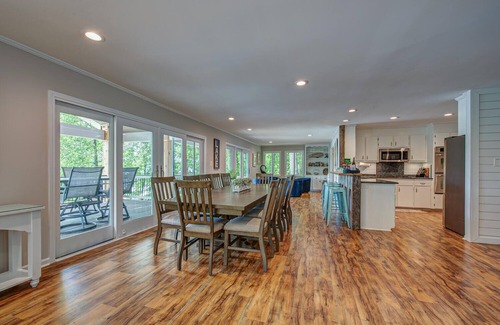 Belmont House | The Blue Heron - Lake Front Views
