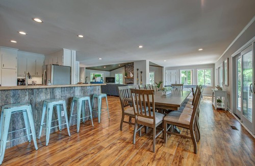 Belmont House | The Blue Heron - Lake Front Views
