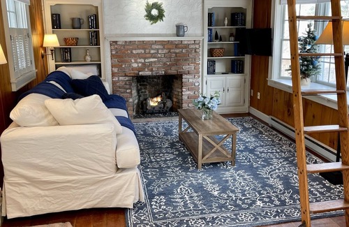 Lee Cottage | The Blue Jay - a New England Cottage