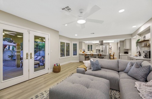 Las Vegas House | The Blue Lagoon: Where Space, Style and Comfort collide!