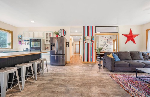 Nellysford House | The Blue Llama - Spacious Oasis off Brew Ridge Trail - Great for Groups & Pets