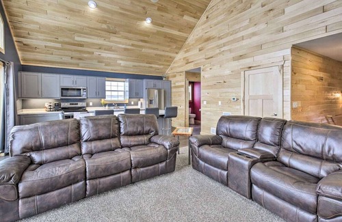 Hayward House | The Blue Musky - SxS/ATV/Snowmobile Trails, Golfers, Hunters Welcomed