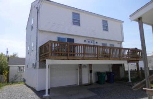 Hampton House | The Blue Parrot At Hampton Beach