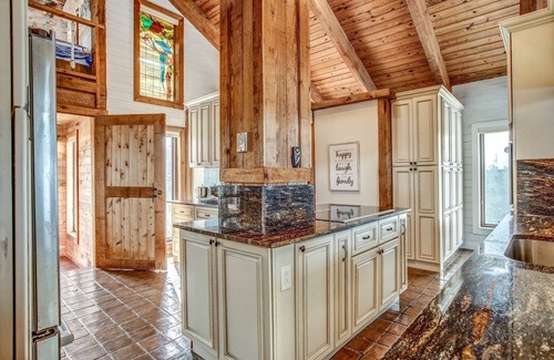 Cutthroat Harbor Estates House | The Blue Pearl: Spacious Open Water Retreat, Stunning Sunsets, Boat Bar, Room for Everyone & Fido!
