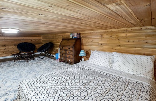 Belfair House | The Blue Pelican: 2-BR Views of Hood Canal