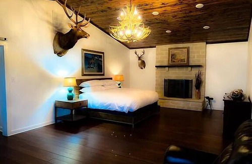Breckenridge Cabin | The Bluecat Lodge on Hubbard Shores