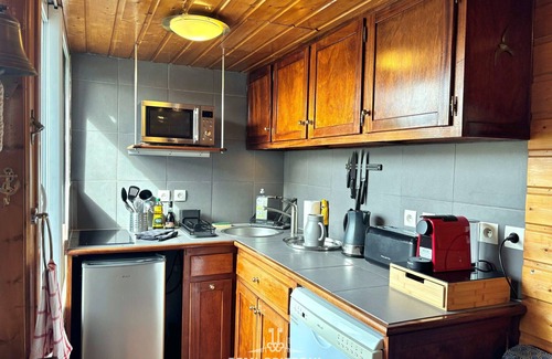 Honfleur Apartment | The Boat | Central Terrace Retreat | 2 Guests