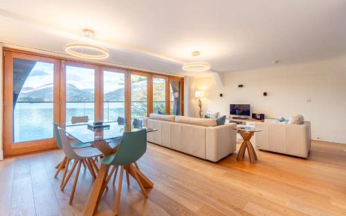 Ambleside House | The Boat House