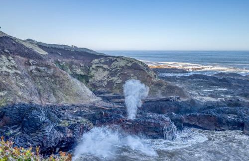 Yachats House | The Boat House