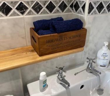 Moreton-in-Marsh House | The Bolt Hole, Cotswold Cottage, Moreton-In-Marsh