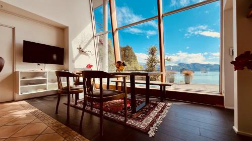 Christchurch District House | The Bolthole - Charteris Bay Holiday Home