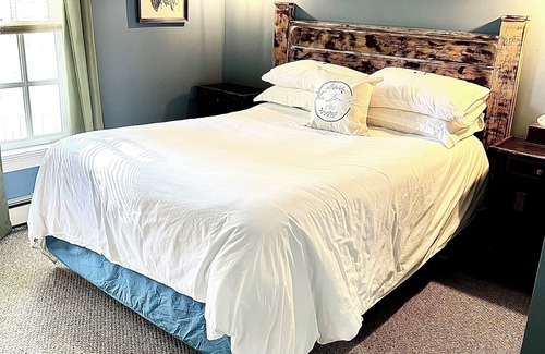 Warrensburg Hotel | The Bond Inn Room #2