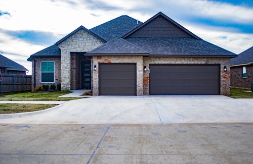 Norman House | The Boomer Nest in Norman. nSpacious 4-bedrooom home. Safe & Quiet surroundings