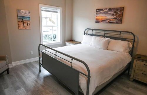 Biloxi Apartment | The Borden Room