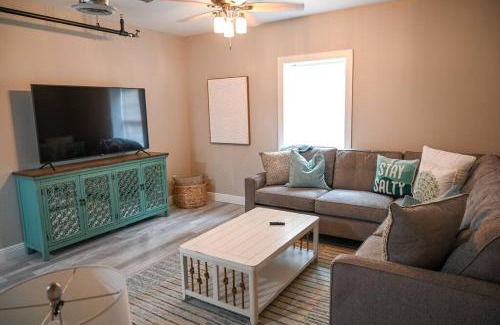 Biloxi Apartment | The Borden Room