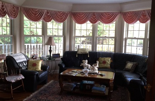 Ottawa Division Bed & Breakfast | The Boston 'T' B&B