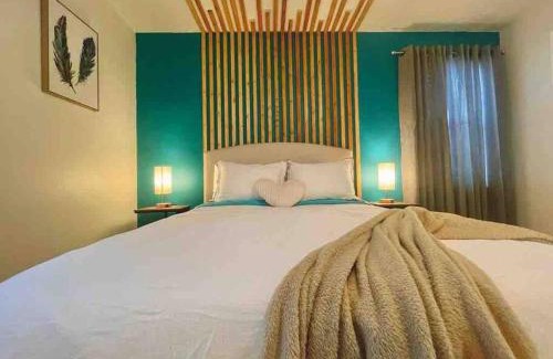 Gainesville Apartment | The Botanical Retreat, King Comfort & Poolside Peace