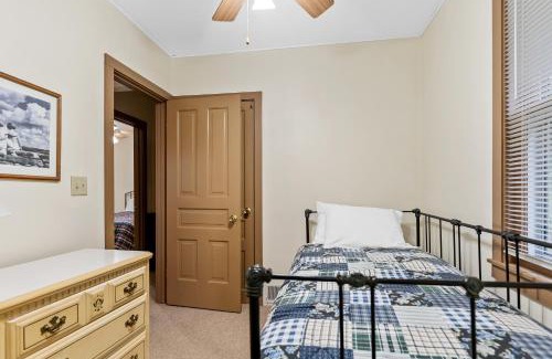 Grand Haven House | The Bott Cott: Cozy 3-Bedroom Retreat in Grand Haven