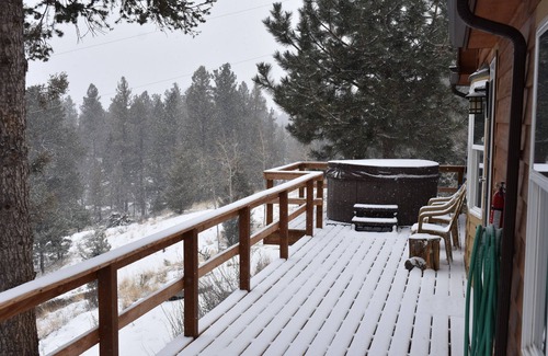 Florissant Cabin | The Boulders - Cozy cabin w/large deck, hot tub, WiFi. No Cancellation Fees!