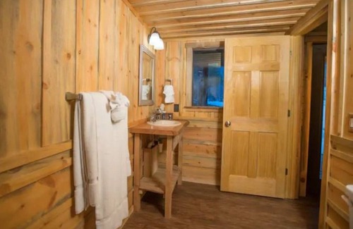 Zion National Park East Entrance Cabin | The Boundary Cabin 1
