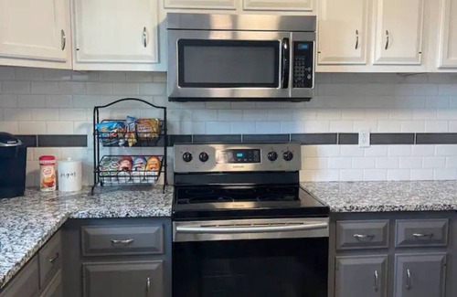 Coxs Creek House | The Bourbon Charm Homestay. Bourbon Trail, PGA, Derby