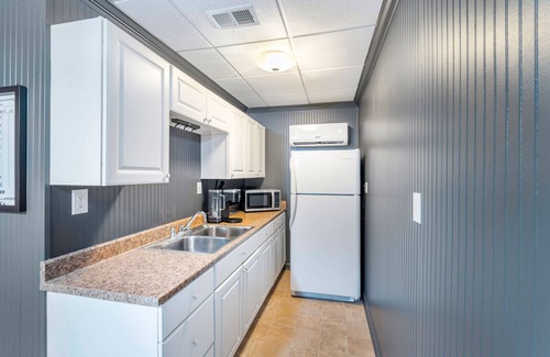 Frankfort Apartment | The Bourbon Garage- walking distance to Buffalo Trace!