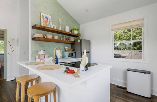 North Charleston House | The Bow | Couples' Oasis in Park Circle