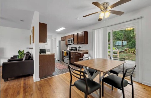 Chapel Ridge House | The Bowden - Renovated 4-Bedroom